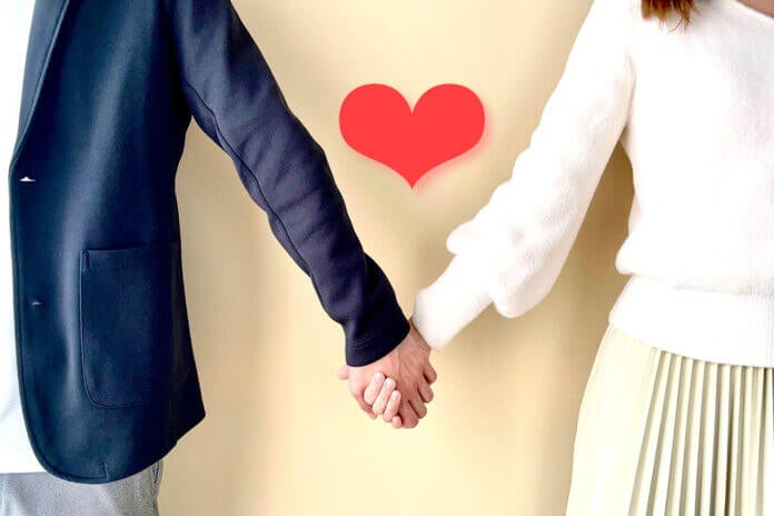 言葉がなくても分かる！男が本気の女性に見せる行動