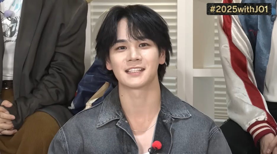 JO1、生配信で年内活動終了の鶴房汐恩にメッセージを送る