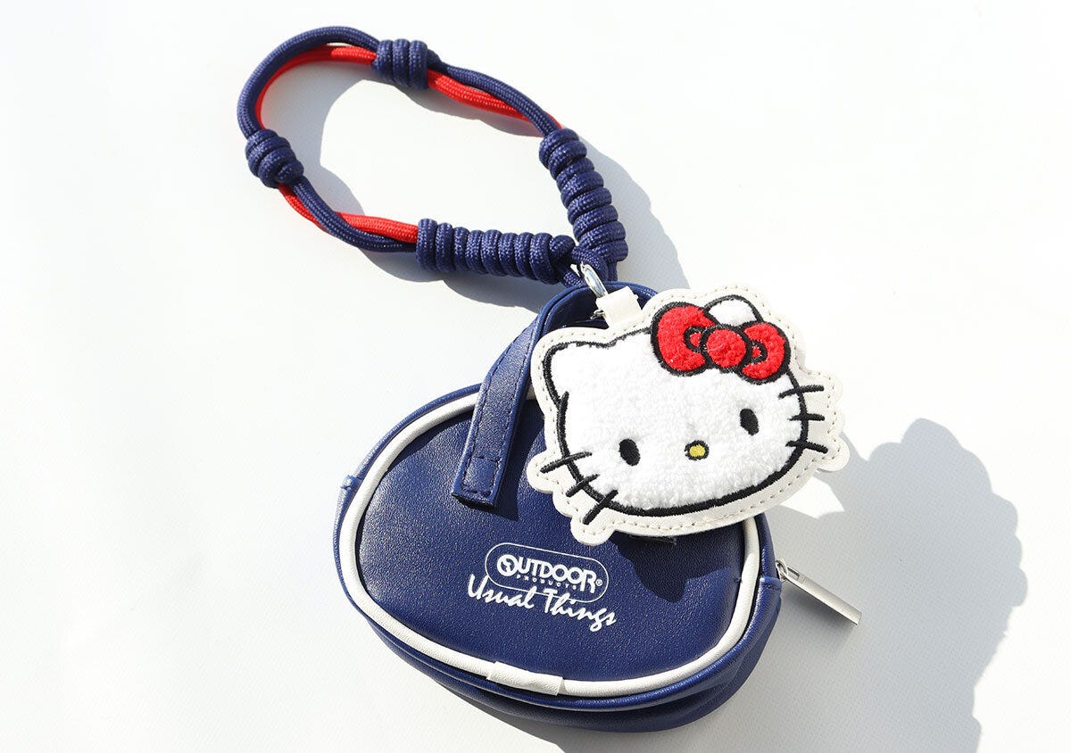 宝島社雑誌付録リンネル3月号のハローキティ×アウトドアプロダクツのミニサイズがかわいい！顔形＆バッグ形ポーチなチャームセット1