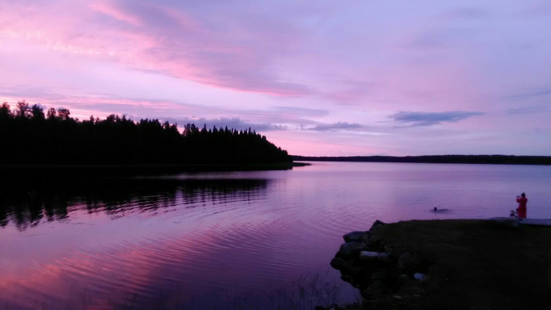 森と湖に癒されて／提供画像