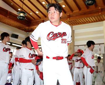 広島・新井監督 志願2軍戦の小園が「いいヒットを打った」 勝田？「開幕のお楽しみで」【一問一答】