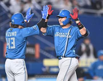 日本ハムが5割復帰！今季2度目の4連勝で3週間ぶり借金完済 レイエスが3戦連発6号2ランに進藤プロ初弾で12球団最速チーム50号 福島が今季初勝利