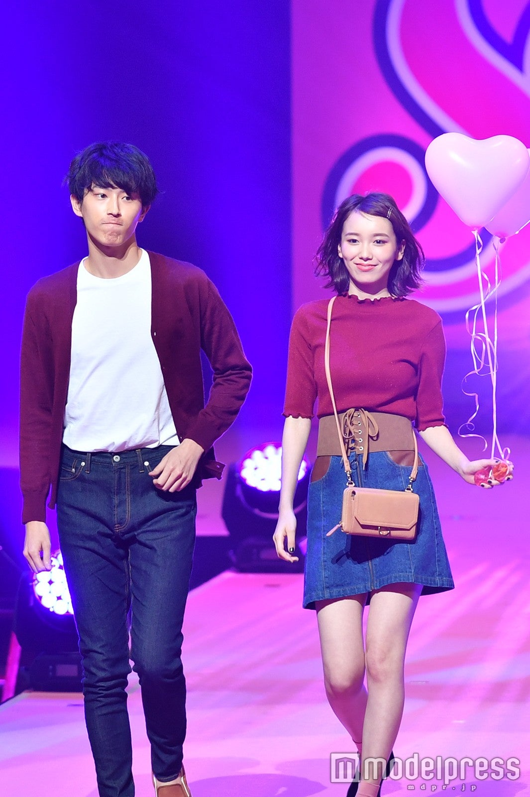 杉野遥亮＆飯豊まりえ（C）モデルプレス