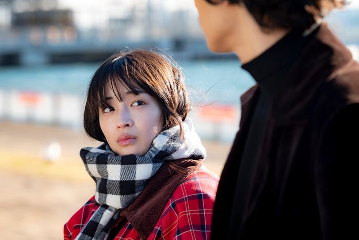 広瀬すず/「夕暮れに、手をつなぐ」第3話より(C)TBS