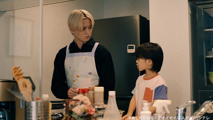 白岩瑠姫、佐藤大空「天才外科医・成瀬のふわとろオムライスは罪ですか?」(C)あしだかおる・アオイセイ/ぶんか社/カンテレ