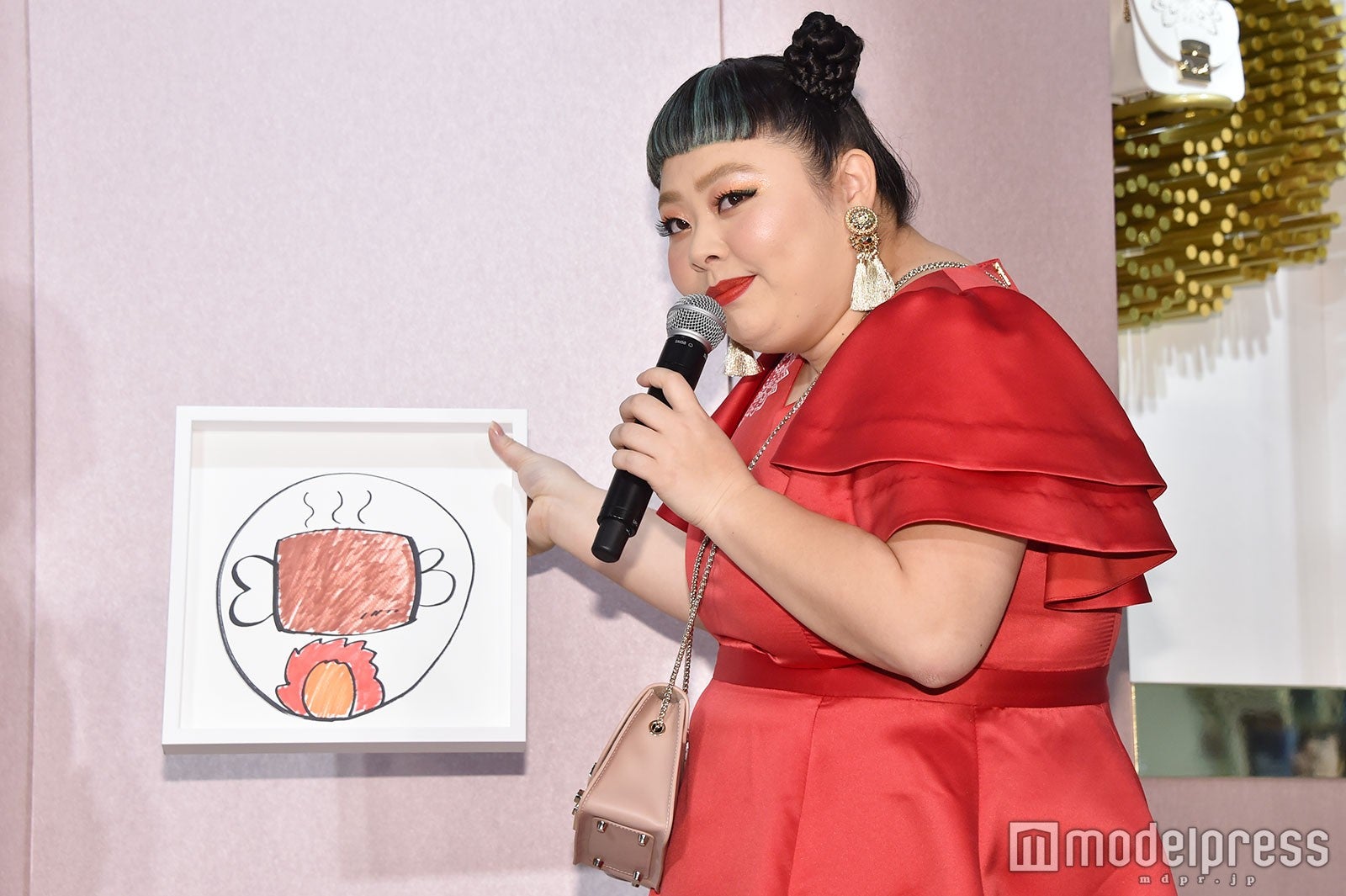 渡辺直美がデザインした家紋 （C）モデルプレス