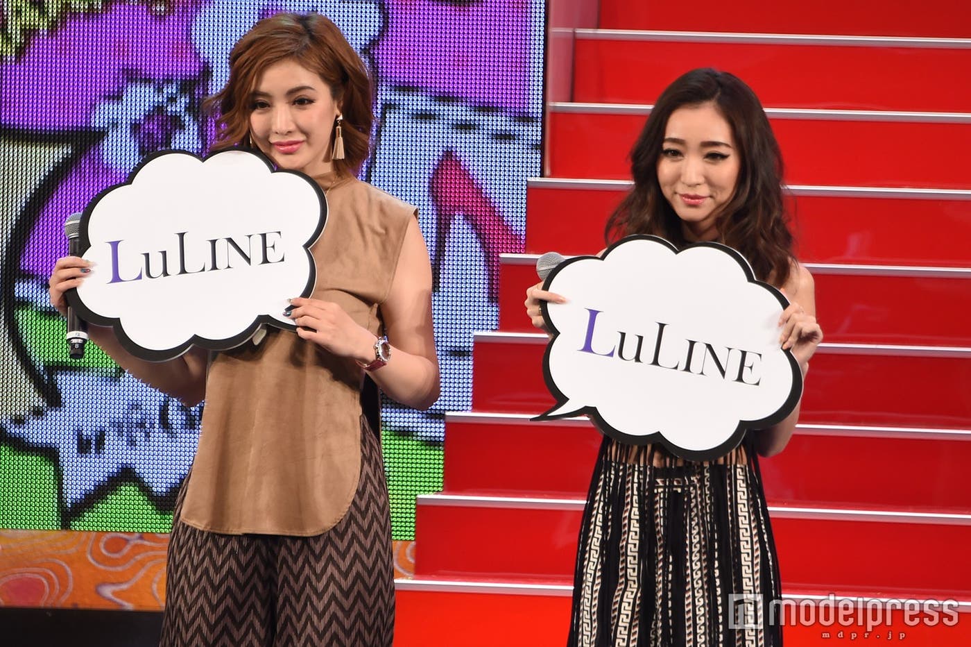 (左から)早川沙世、杉山佳那恵(C)モデルプレス