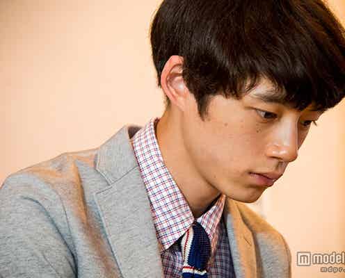 坂口健太郎、“塩顔男子”と呼ばれることへの本音とは「醤油顔とか砂糖顔とも言われます」