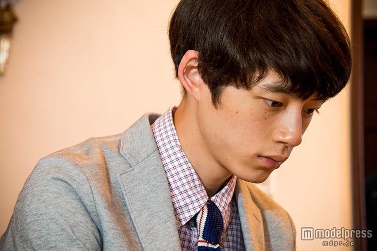 坂口健太郎 塩顔男子 と呼ばれることへの本音とは 醤油顔とか砂糖顔とも言われます モデルプレス 坂口健太郎 塩顔男子 と呼ばれることへの本音とは 醤油顔とか砂糖顔とも言われます モデルプレス