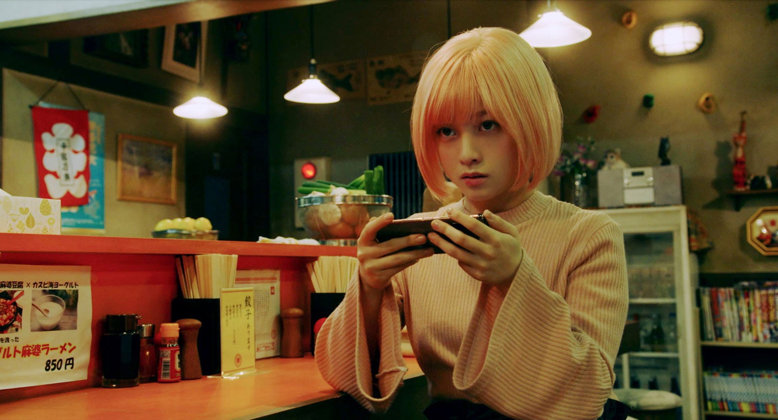 橋本環奈、鈴鹿央士へ激怒　馬場ふみかは衝撃の言葉放つ「バイオレンスアクション」本編映像解禁