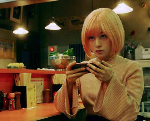 橋本環奈、鈴鹿央士へ激怒 馬場ふみかは衝撃の言葉放つ「バイオレンスアクション」本編映像解禁