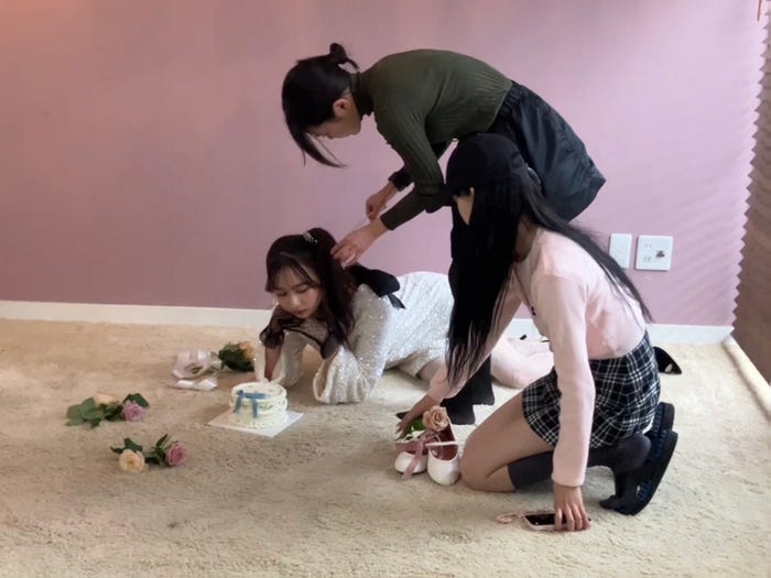 「Suzuki Ayane 2024 calendar」(提供写真)