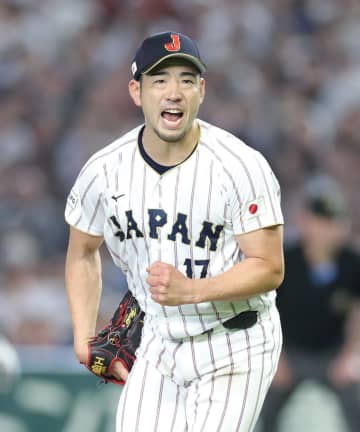 菊池雄星が続投で三回のピンチ切り抜ける！井端監督がベンチから出かけるも続投→2点二塁打浴びた文を156キロで遊ゴロ斬り