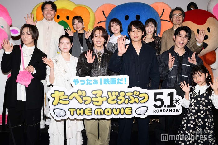 (後列左から)池田テツヒロ氏、水瀬いのり、小澤亜李、東山奈央、竹清仁監督(前列左から)蒼井翔太、高石あかり、松田元太、水上恒司、藤森慎吾、大野りりあな(C)モデルプレス