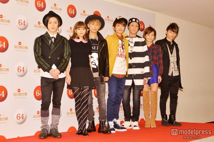 「第64回NHK紅白歌合戦」のリハーサルを行ったAAA(左から)末吉秀太、伊藤千晃、與真司郎、西島隆弘、浦田直也、宇野実彩子、日高光啓