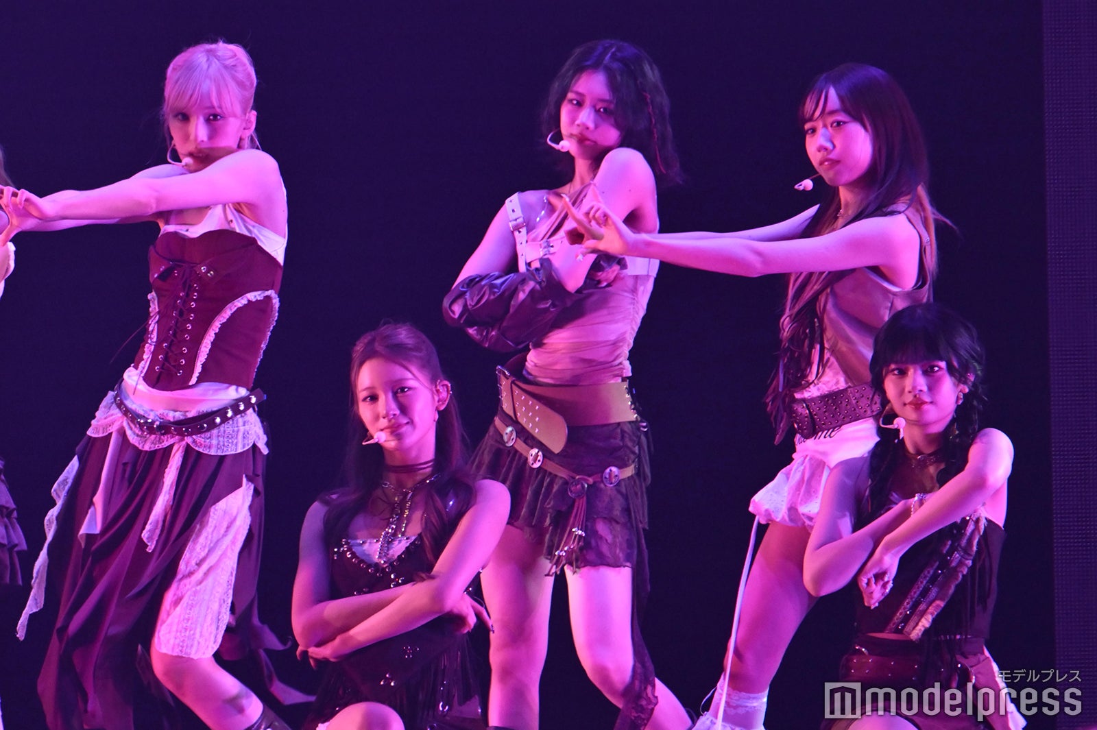 ME:I（C）モデルプレス