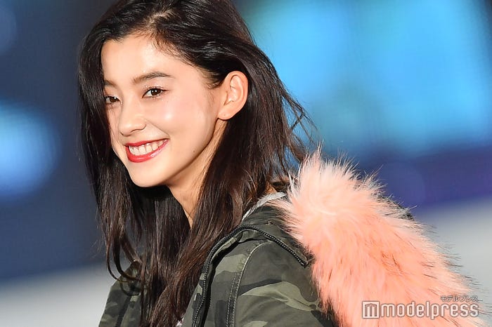 朝比奈彩(C)モデルプレス