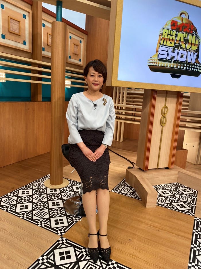 メイクさんとスタイリストさんのおかげで放送用に、格好よく仕上げて頂きます。ありがたい限りです(提供写真)