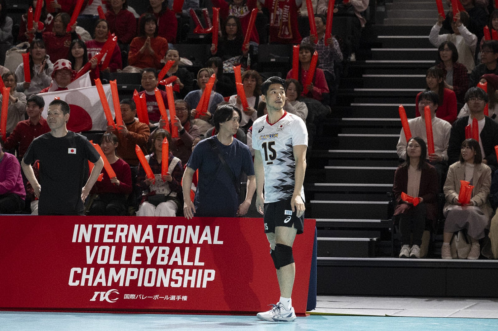 味方良介、鈴木貴之「キャスター」第2話（C）TBS