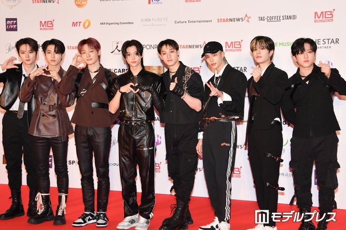 Stray Kids、8人全員が再契約締結「高いビジョンを夢見て」