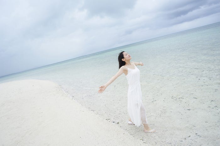 『吉岡里帆1st写真集』(仮)より(提供写真)