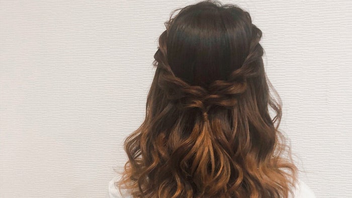 ヘア界の三種の神器 それは ねじり ポニーテール 三つ編み の3つ モデルプレス ヘア界の三種の神器 それは ねじり ポニーテール 三つ編み の3つ モデルプレス