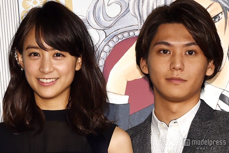 “壁ドン”ならぬ“髪ドン”紹介 山本美月「全然気づかなかった」