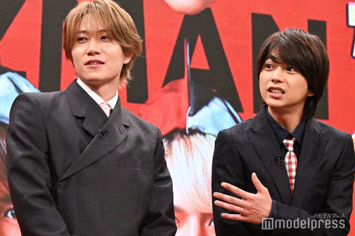 番組公開CM撮影でも喧嘩が始まってしまう“つまっち”コンビ/橋本将生、佐藤勝利(C)モデルプレス