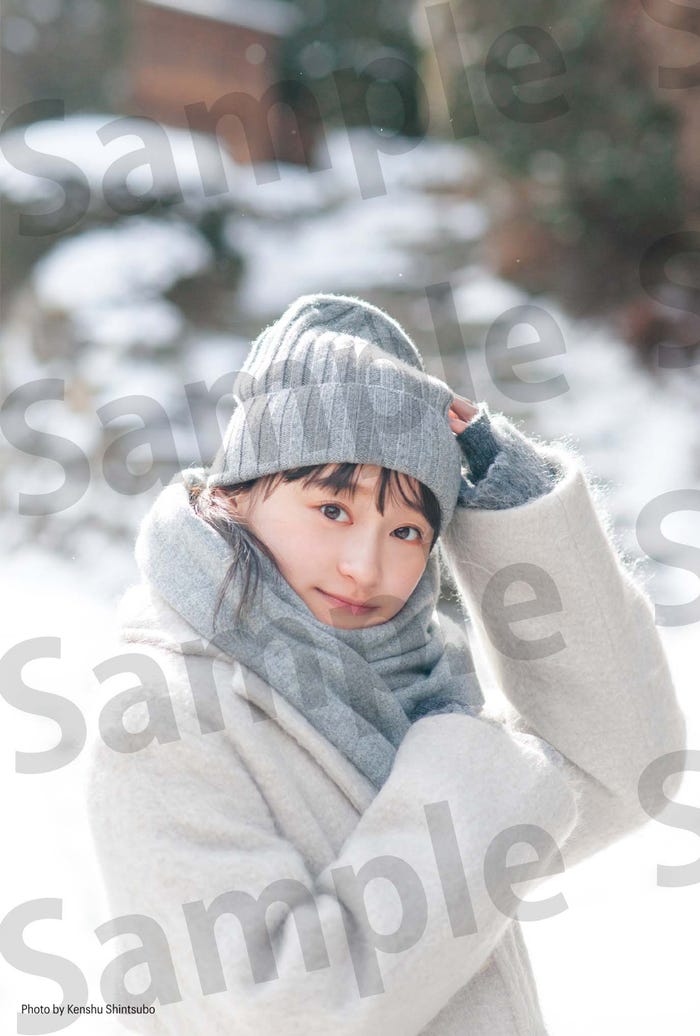 影山優佳 1st写真集「知らないことだらけ」Loppi・HMV特典ポストカード /撮影:新津保建秀(扶桑社刊)