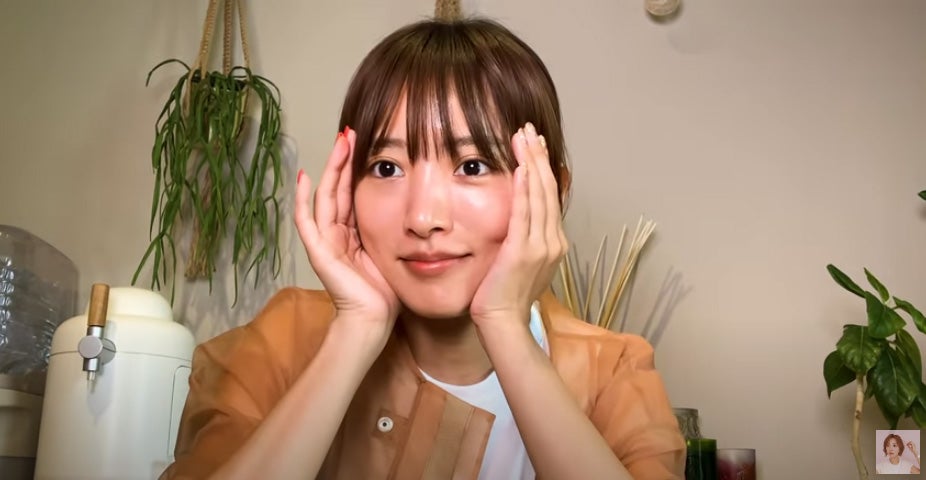 夏菜、すっぴん初公開　5ヶ月ぶりのYouTube更新で話題「美肌すぎる」