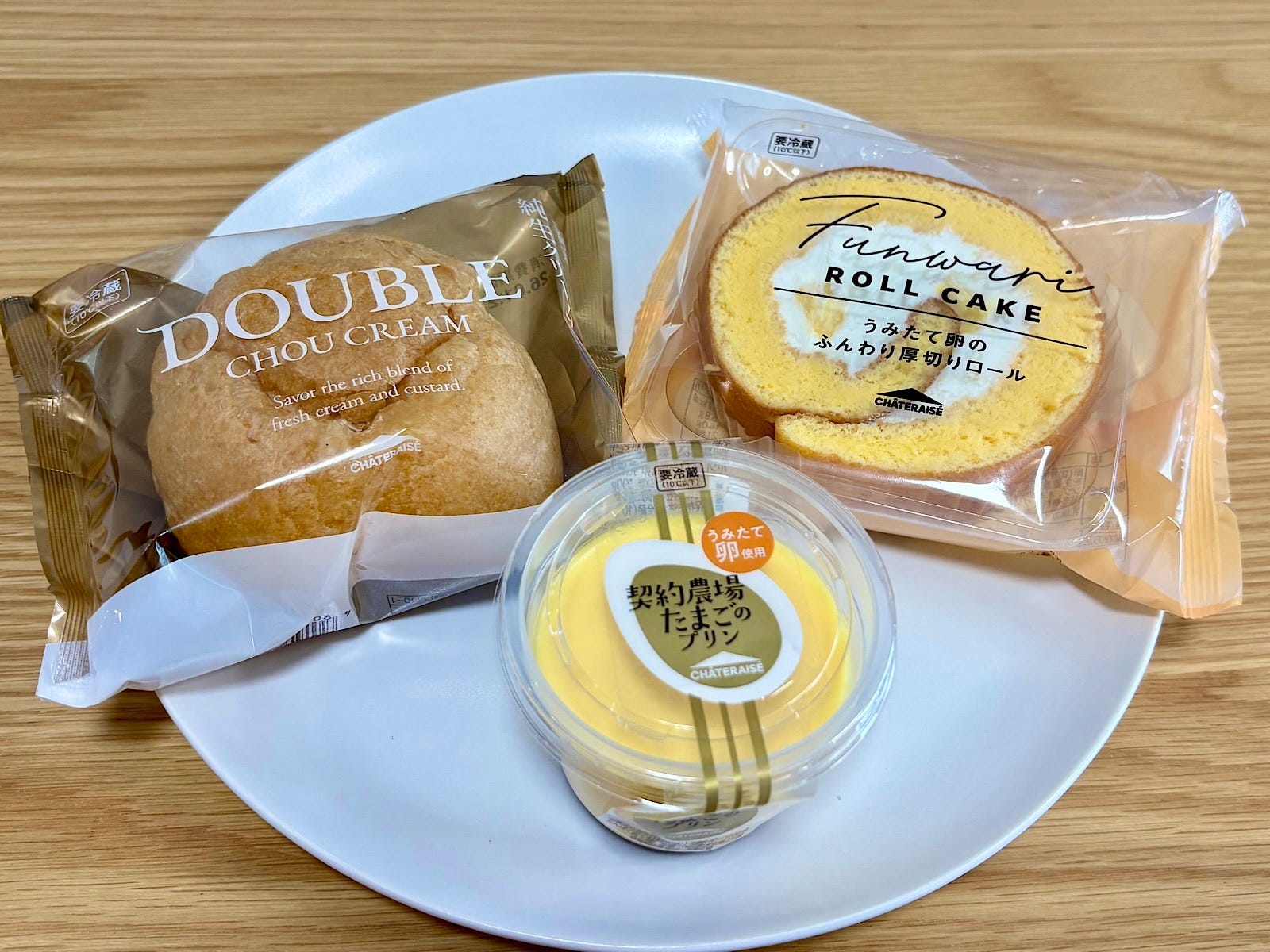 中央下:1位「契約農場たまごのプリン」、左上:2位「ダブルシュークリーム