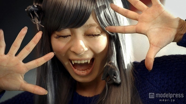 きゃりー扮する“きゃりーかむかむ”／「g.u.」新CM「ファッションモンスター the ファイナル」篇より