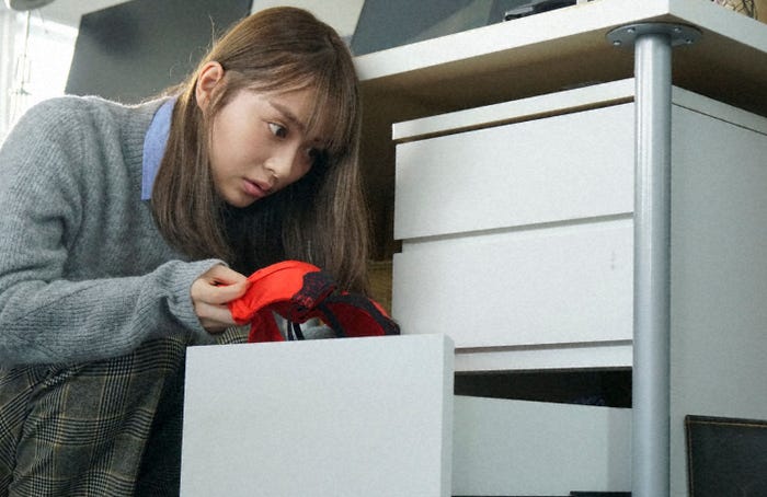 内田理央/「来世ではちゃんとします」第1話より(C)「来世ではちゃんとします」製作委員会