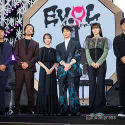 （左から）山岸聖太監督、金子ノブアキ、伊礼姫奈、青木柚、服部樹咲、カネコアツシ氏（C）モデルプレス