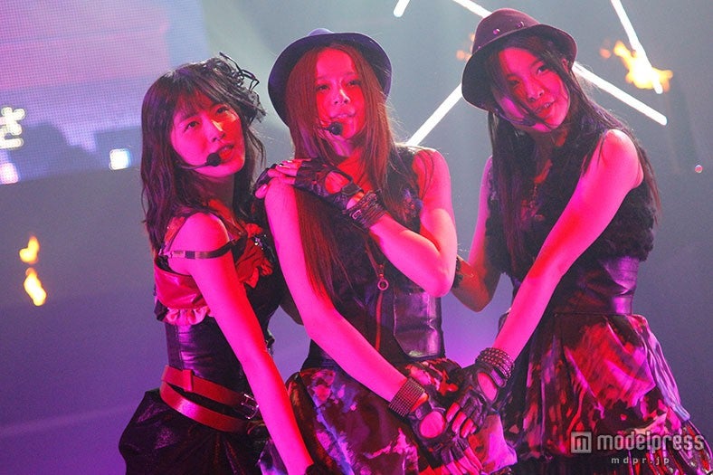 昨年の3位「思い出以上」（C）AKS