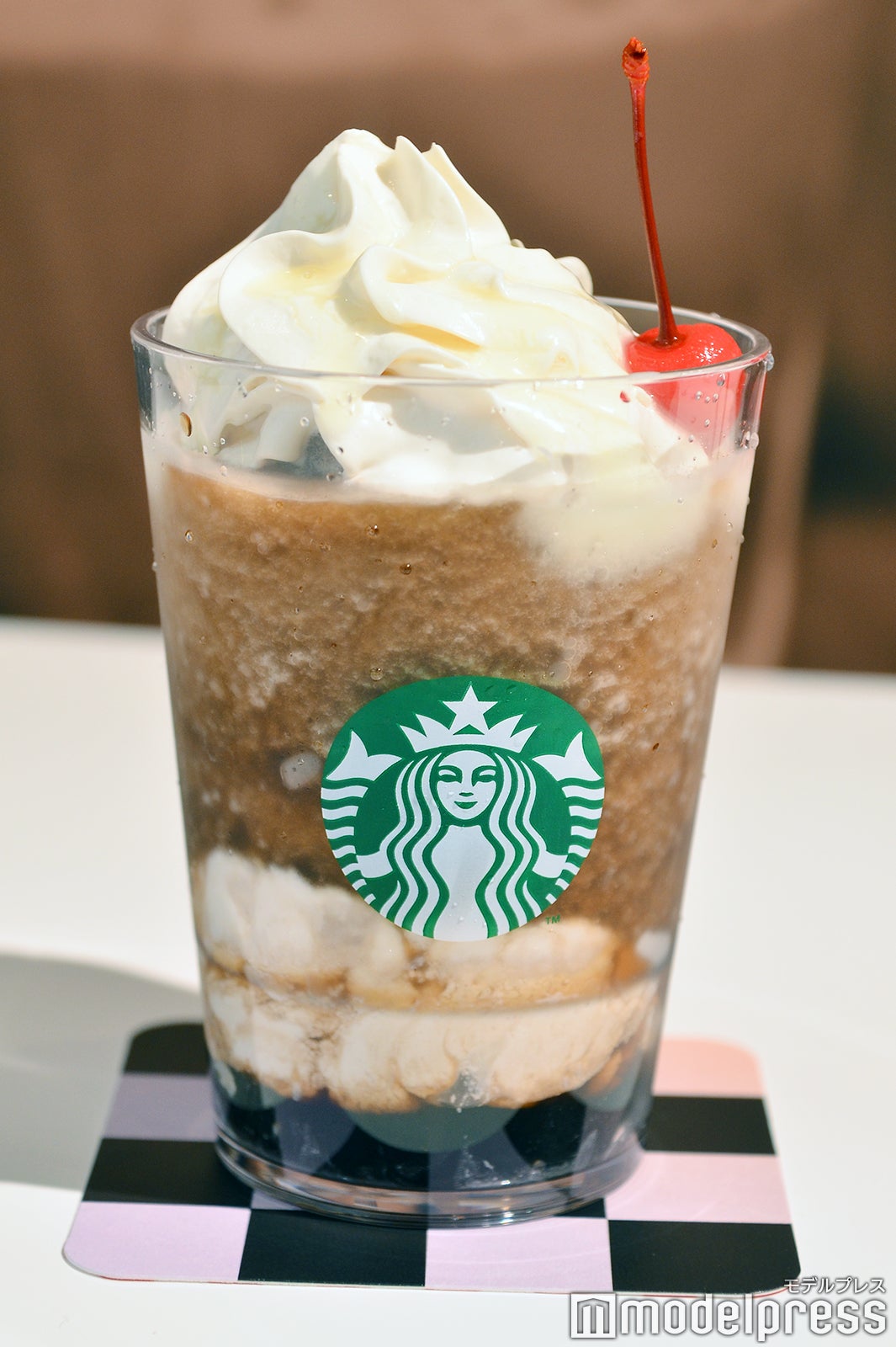 スターバックス コーラ フラペチーノ（C）モデルプレス