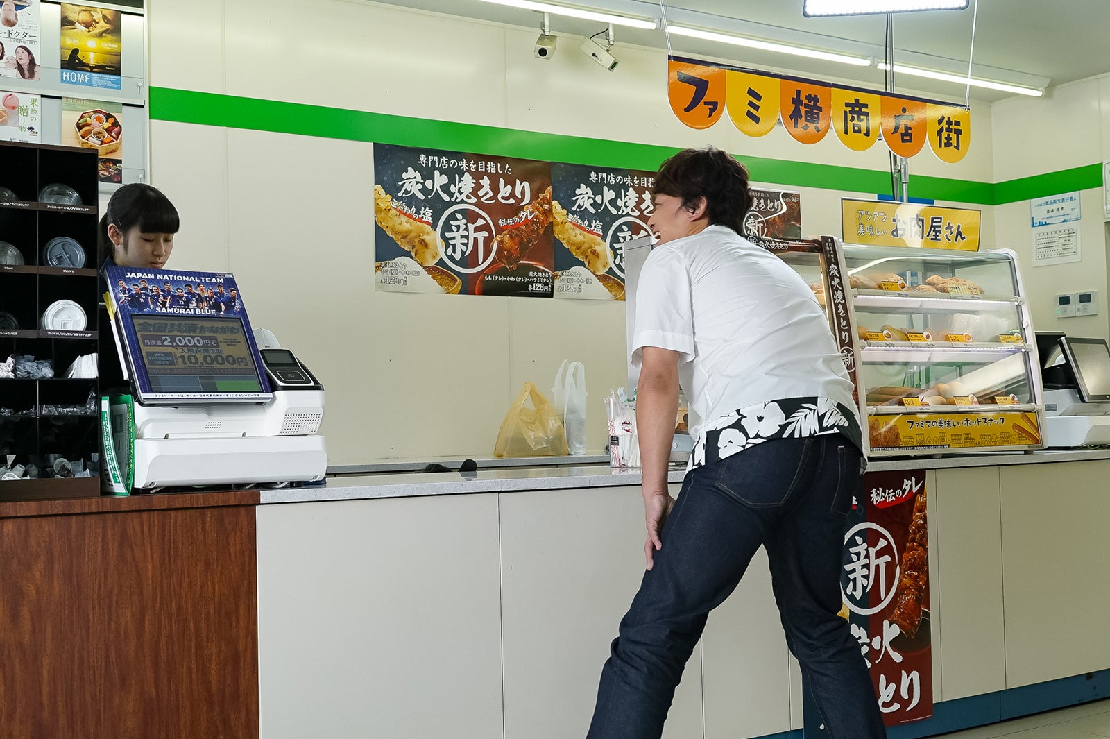 香取慎吾／新CMメイキングカット （提供画像）