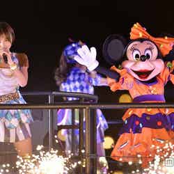 篠田麻里子が一夜限定でAKB48に“復帰”／スペシャルショー「Halloween Party with AKB48」／（C）Disney