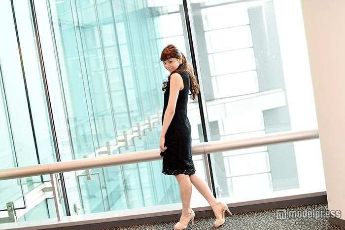 モデルプレスのインタビューに応じた、西内まりや