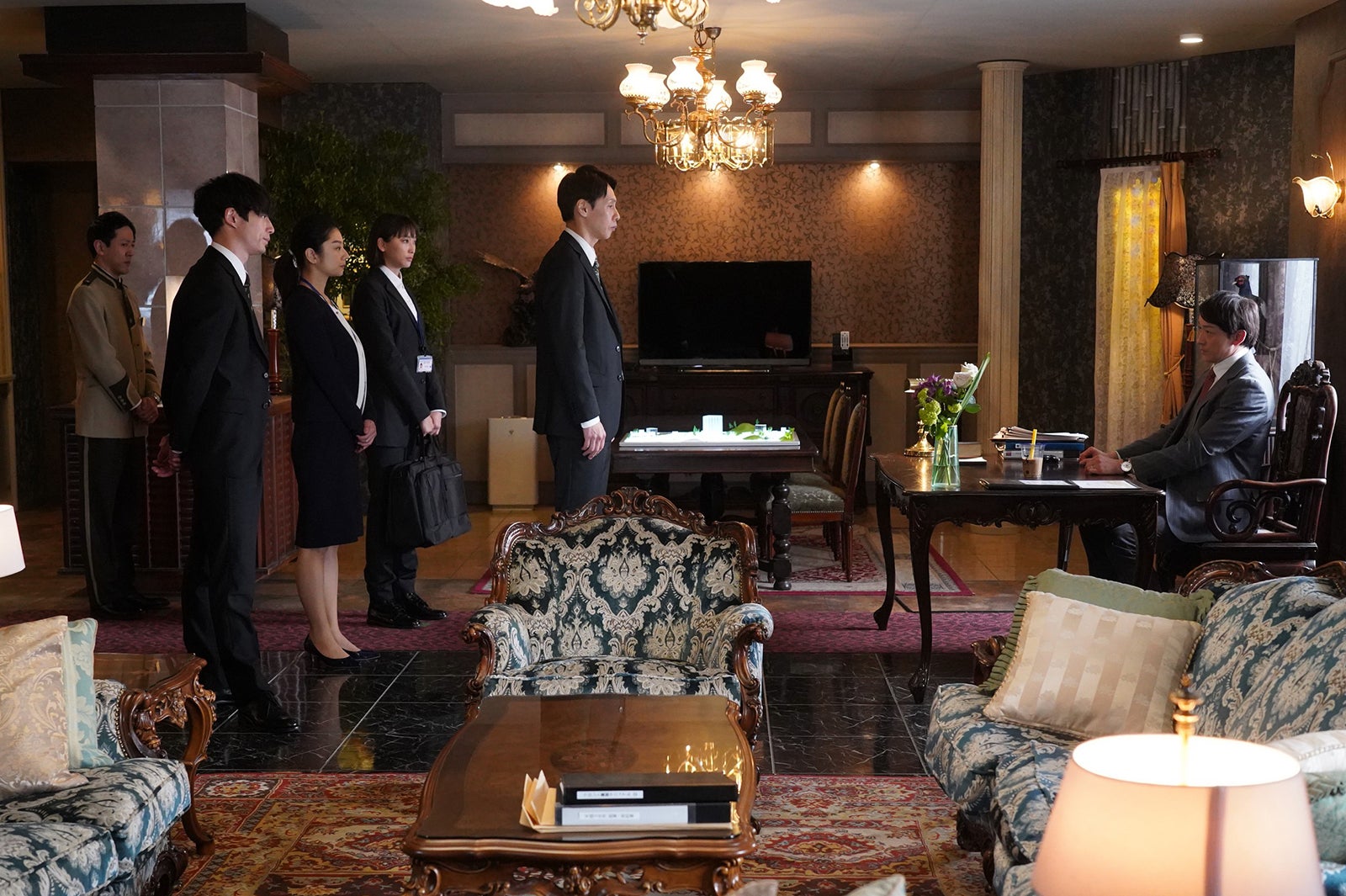 濱津隆之、坂口健太郎、小池栄子、杏、大倉孝二、山本耕史／「競争の番人」第3話より（C）フジテレビ