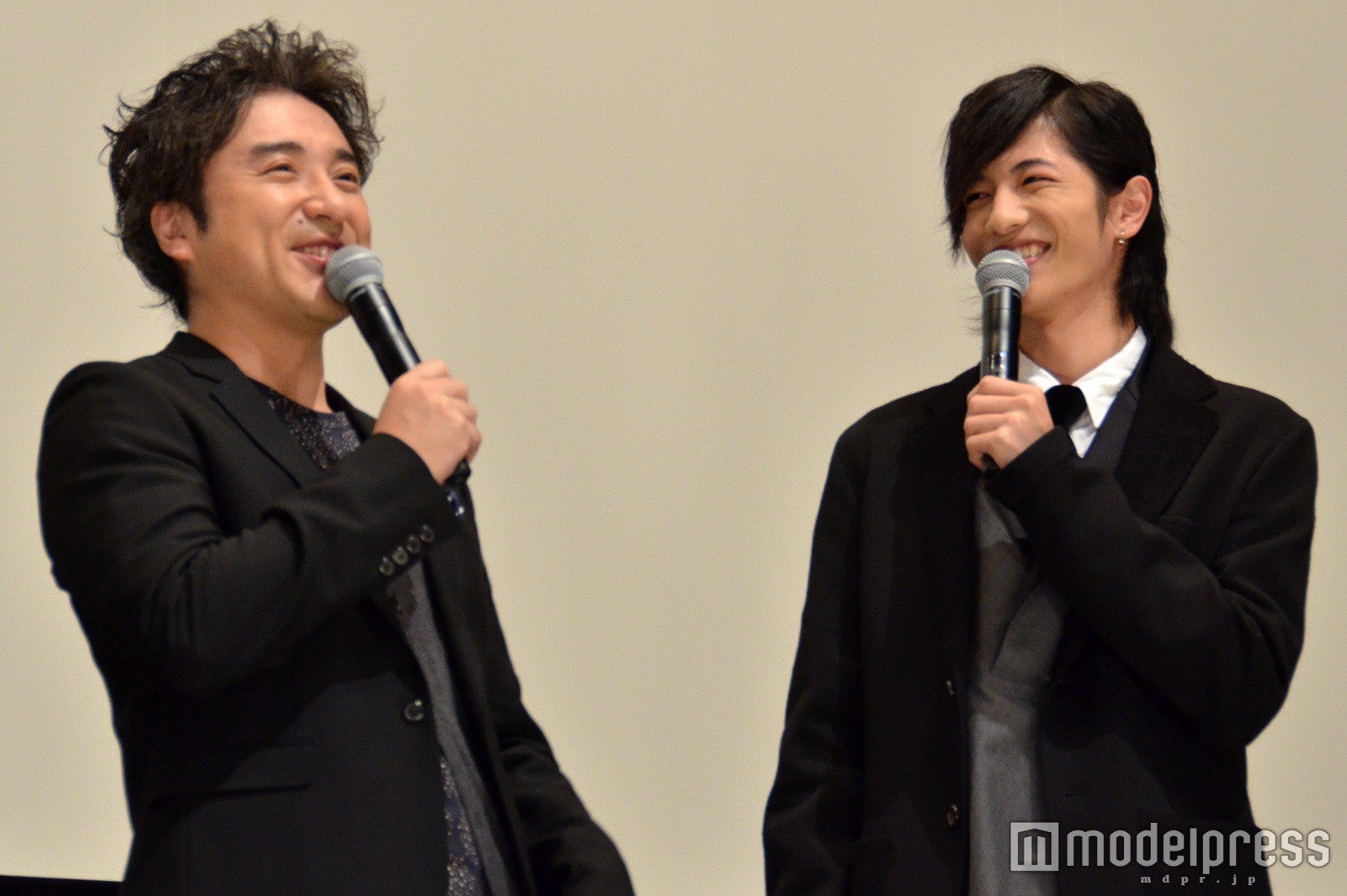 ムロツヨシ、志尊淳（C）モデルプレス