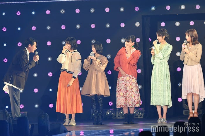 吉村崇、藤吉夏鈴、森田ひかる、山崎天、土生瑞穗、渡邉理佐(C)モデルプレス