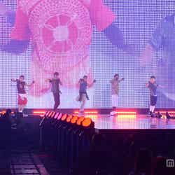 ファッションイベント「東京ランウェイ2013 AUTUMN/WINTER」でライブパフォーマンスを行ったGENERATIONS from EXILE TRIBE