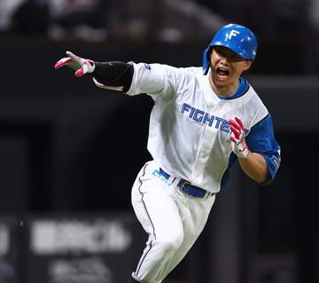 日本ハム・西川遥輝 今季初スタメンで2安打1打点1盗塁 新庄監督も絶賛「もう西川くんの実力ですよ」