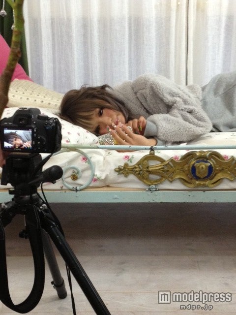 瑠奈2ndデジタルシングル「行かないで…orbit.WISE」メイキングショット