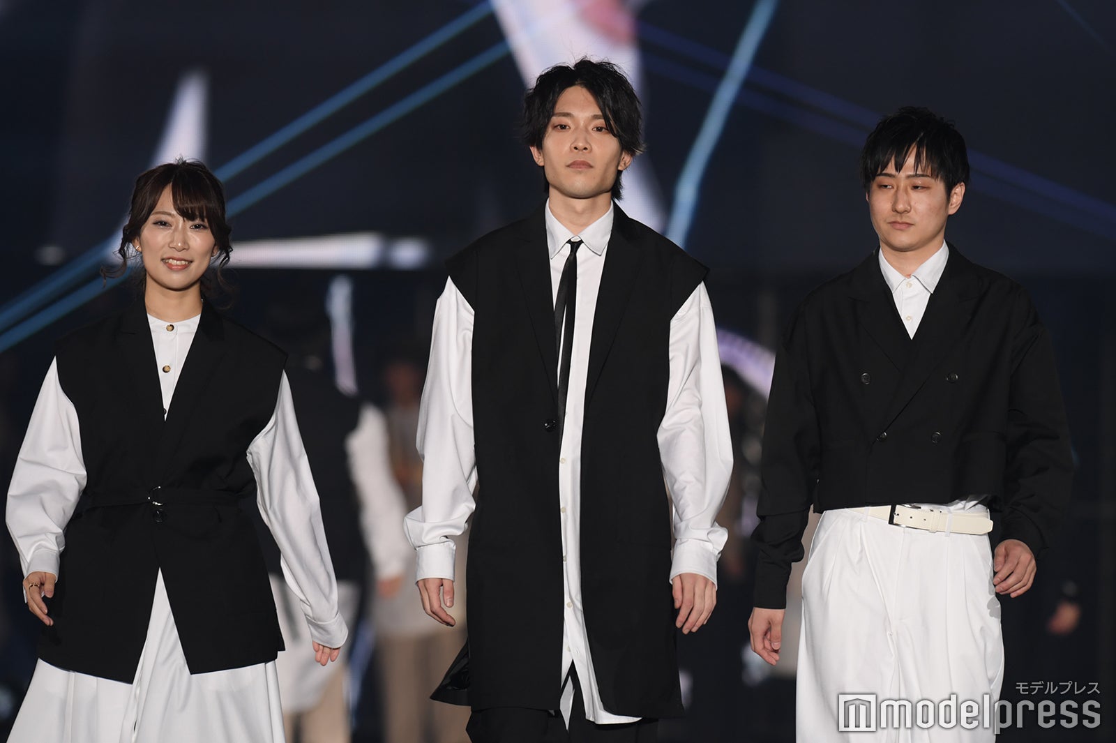 マコ、みさみさ、のら（C）モデルプレス