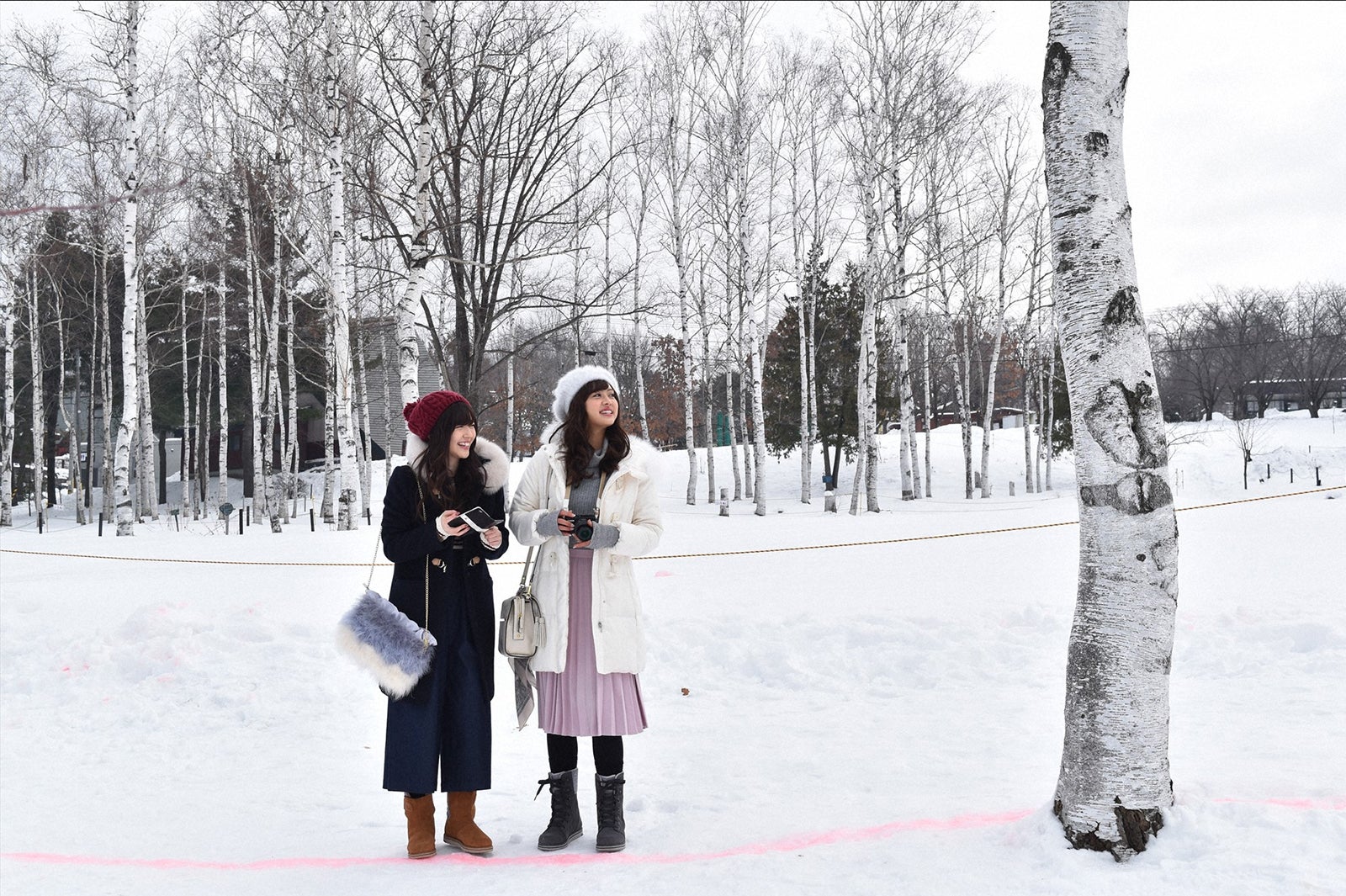 （左から）鈴木愛理、松元絵里花（C）TBS