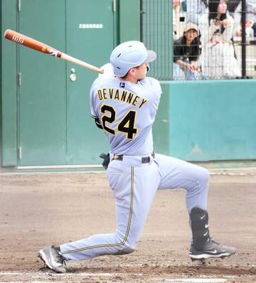 阪神・ディベイニー 待望来日1号 29歳誕生日前祝い 2打席以降は凡打「自分が目指す状態にはまだ遠い」