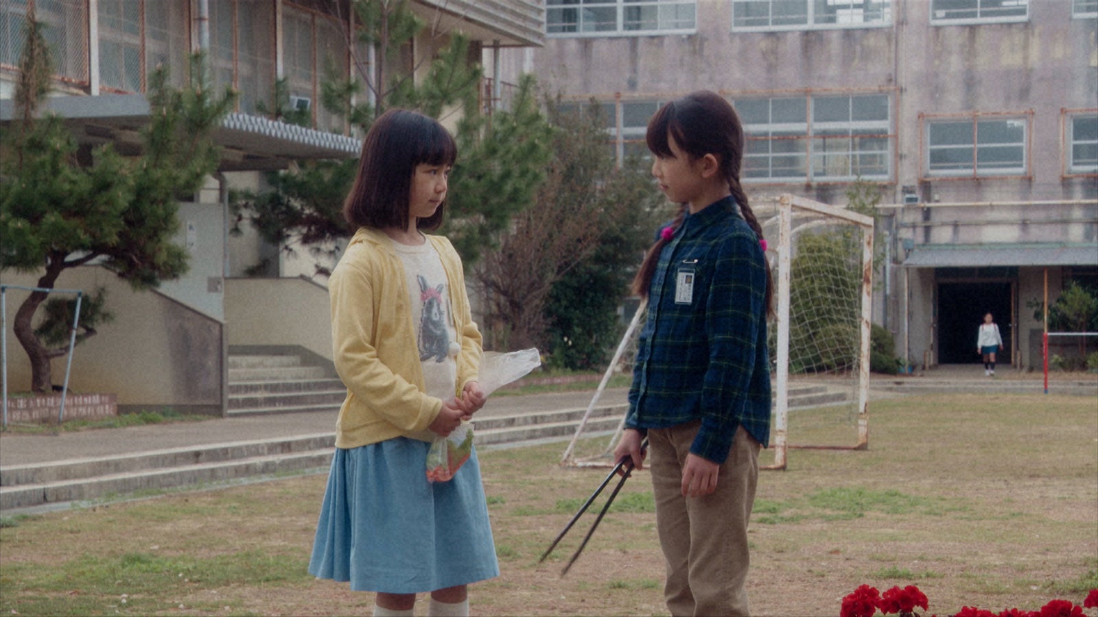 浅田芭路、大野さき／「舞いあがれ！」第1話（C）NHK