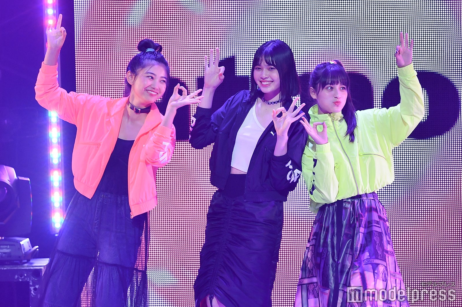 岡本莉音、木内舞留、松岡花佳（C）モデルプレス